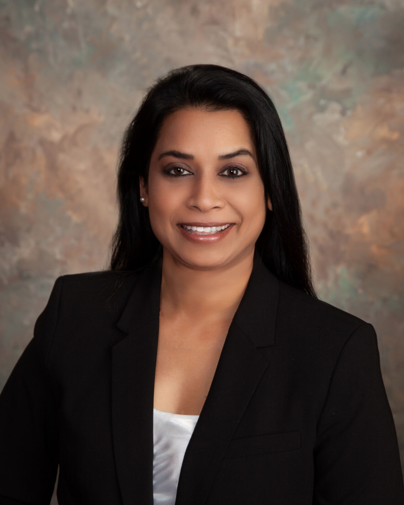 THANJAVURU, Dr. Sunitha_photo credit Trotter Photo.jpg
